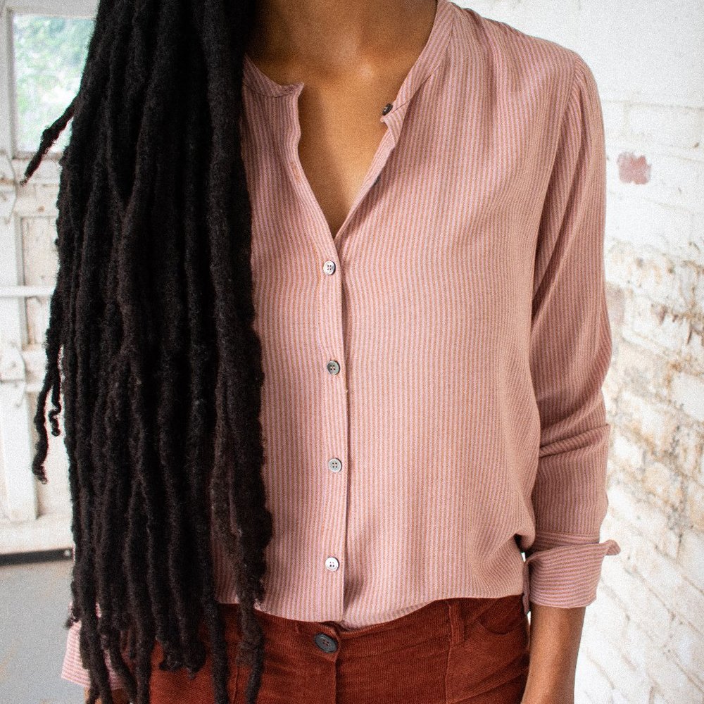 Acote Dumfries Button Down Blouse - Picture 5 of 5